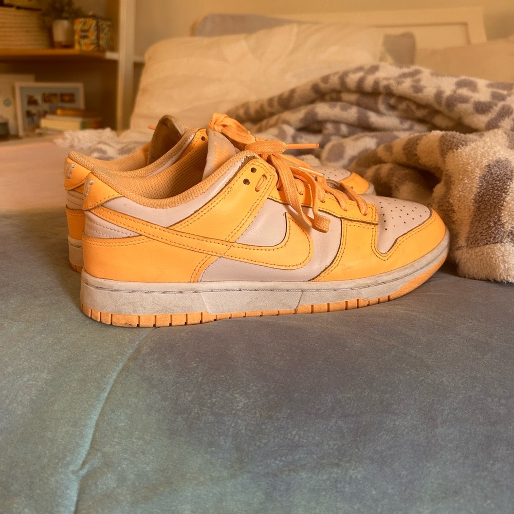 Peach cream Nike dunk low size 8.5 in womens